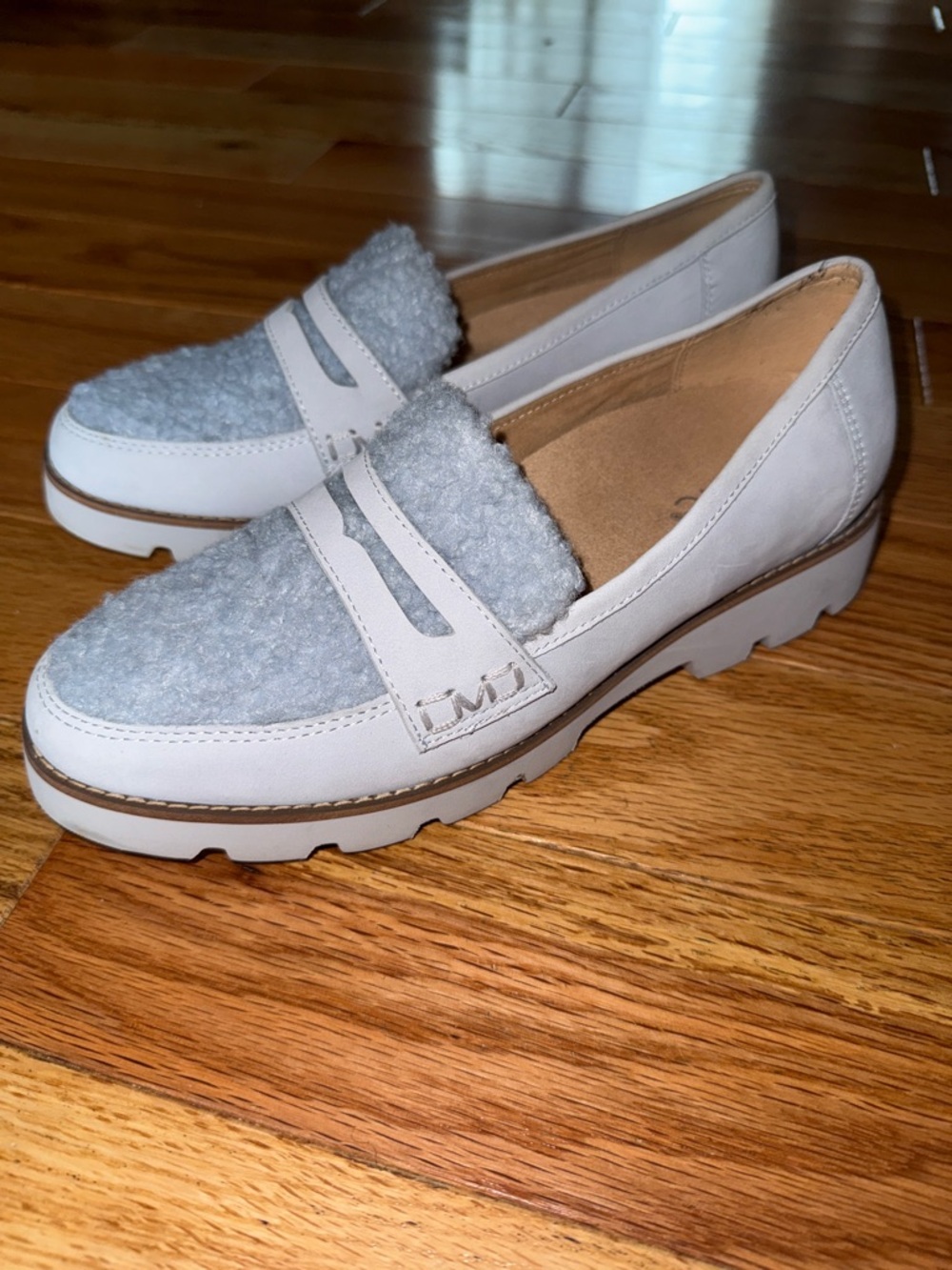 Women's Loafer with Sherpa Accent
